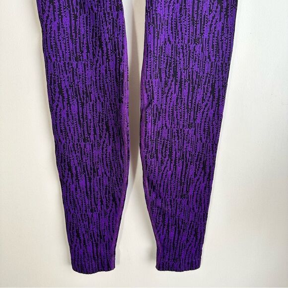 Athleta Flurry Elemental Tight Snowscape Black/ Basalt Violet Leggings Size Med - Picture 6 of 7